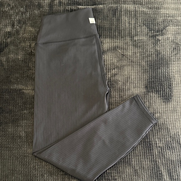 Vuori Inversion Rib Legging - Picture 4 of 6